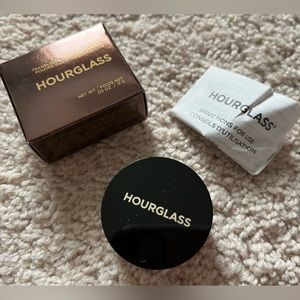 NEW HOURGLASS Veil Translucent Setting Powder .03 oz